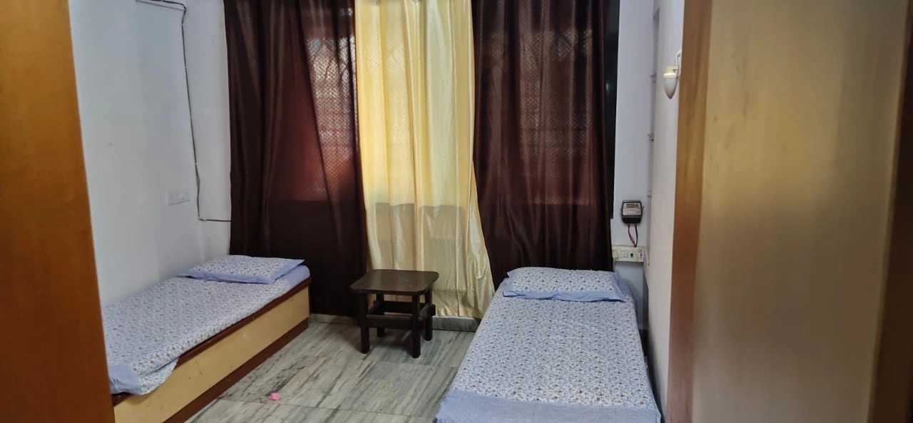 Double Sharing Room Boys only Flat for PG in China Link, Malad West