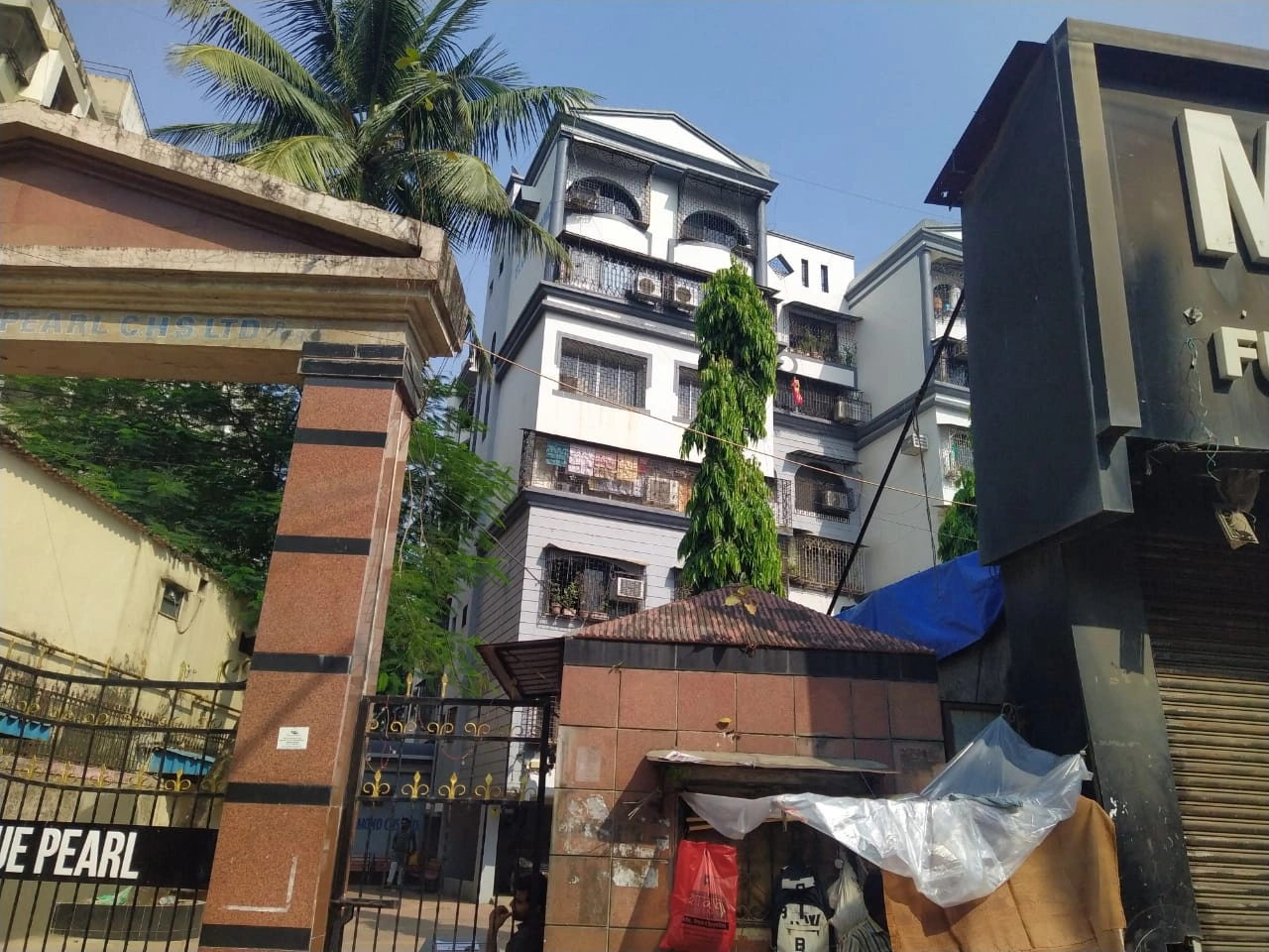 Double Sharing Room Girls only Flat for PG in Blue Diamond Society, Malad West