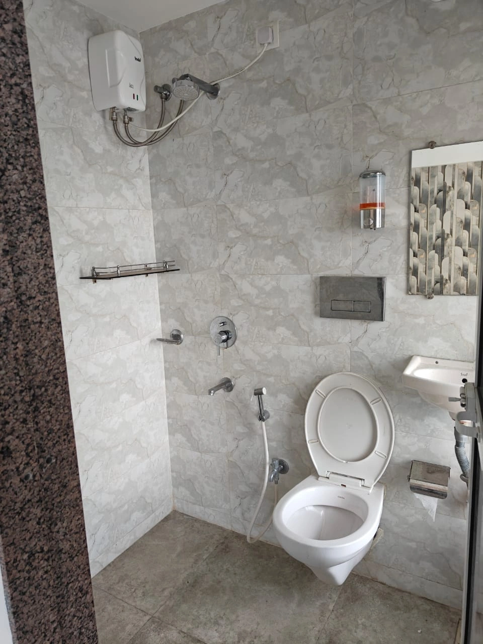 Double Sharing Room Boys only Flat for PG in Western Woods Tower , Malad East