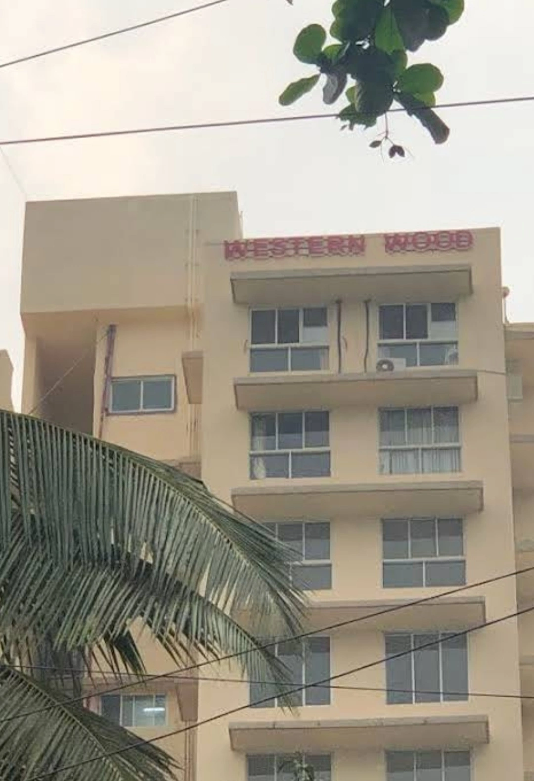Double Sharing Room Boys only Flat for PG in Western Woods Tower , Malad East