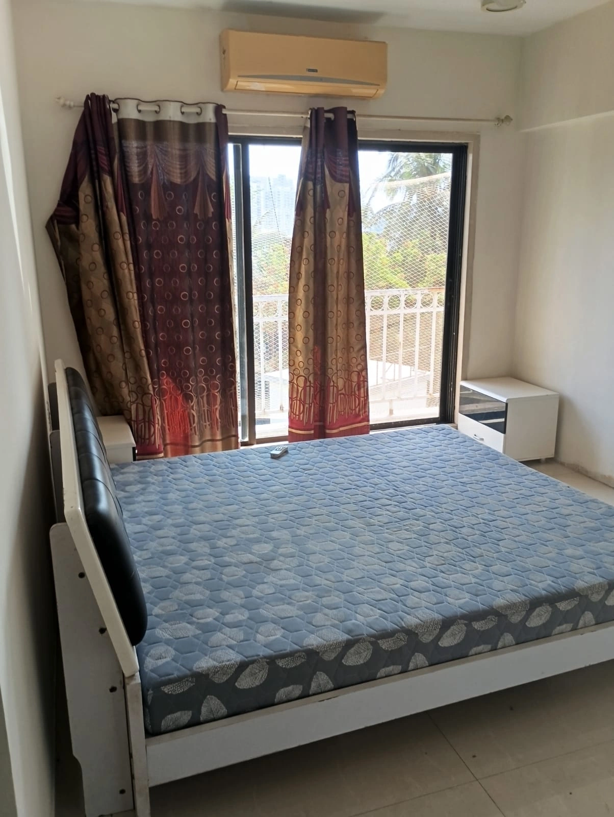Double Sharing Room Girls only Flat for PG in Monal Apartment , Malad East