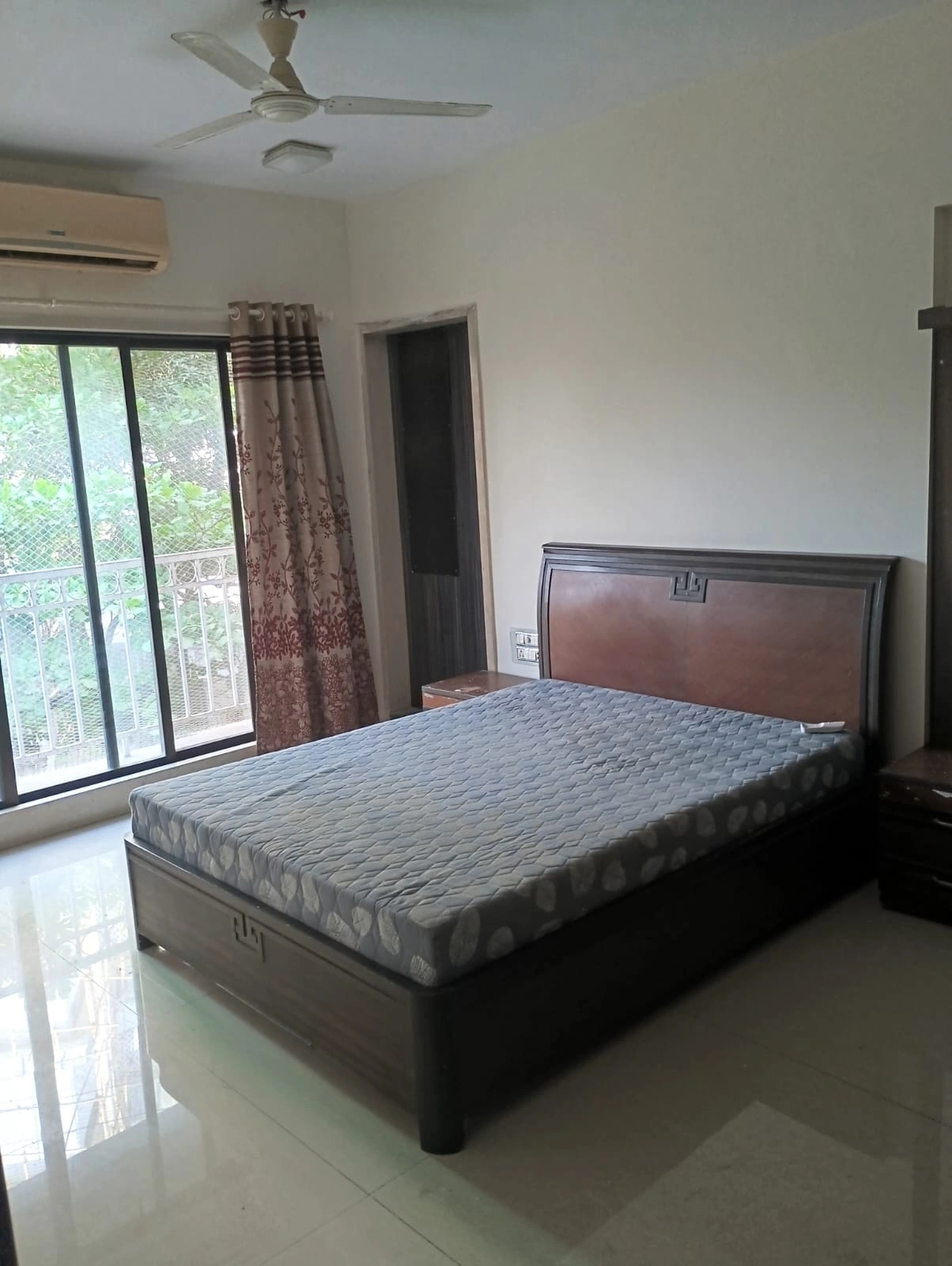 Double Sharing Room Girls only Flat for PG in Monal Apartment , Malad East
