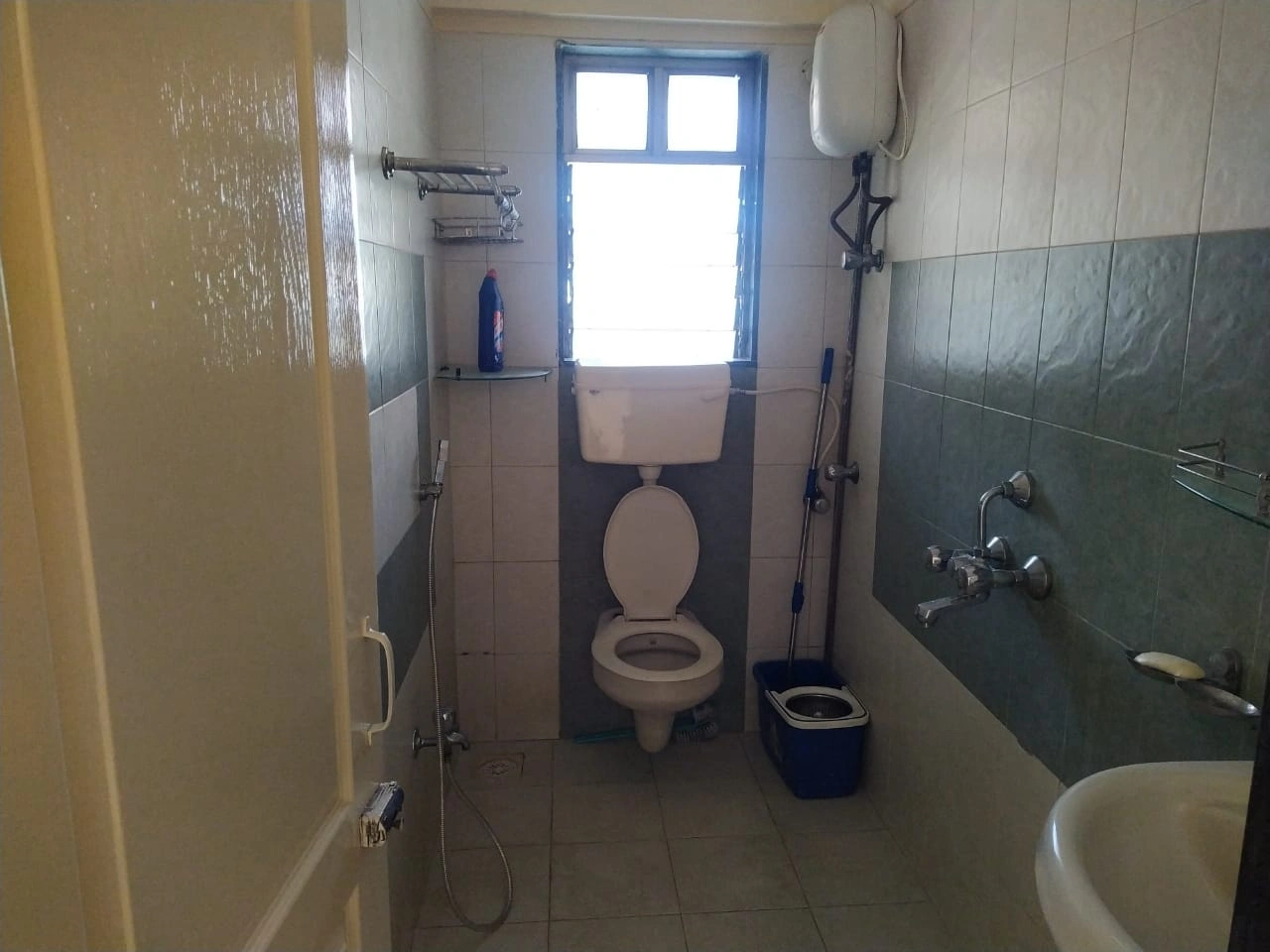 Triple Sharing Room Girls only Flat for PG in Saptaratna Tower , Malad West