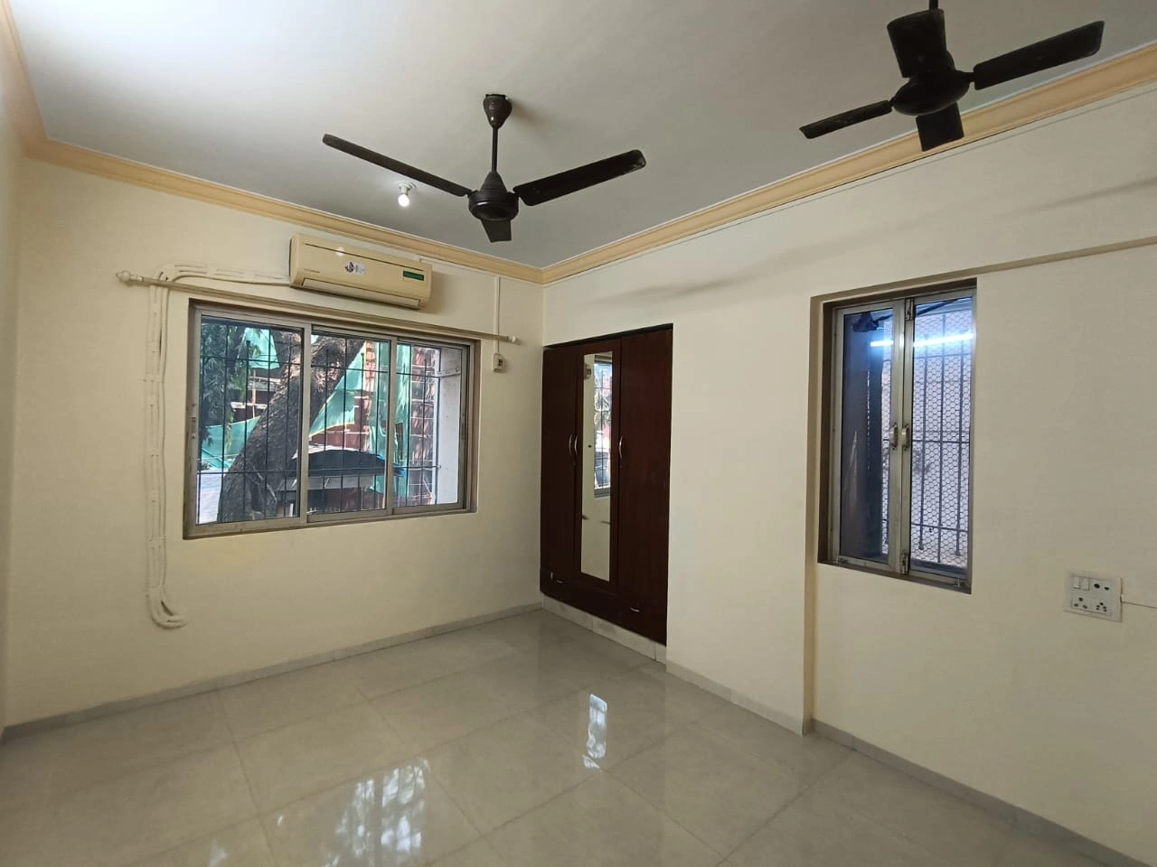2 BHK Flat for Rent in Galaxy Classic Society, Goregaon West
