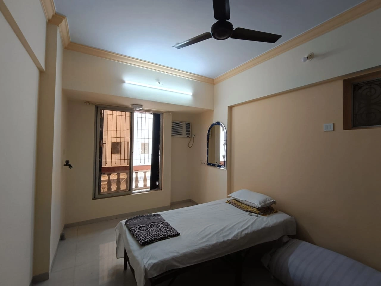 2 BHK Flat for Rent in Galaxy Classic Society, Goregaon West