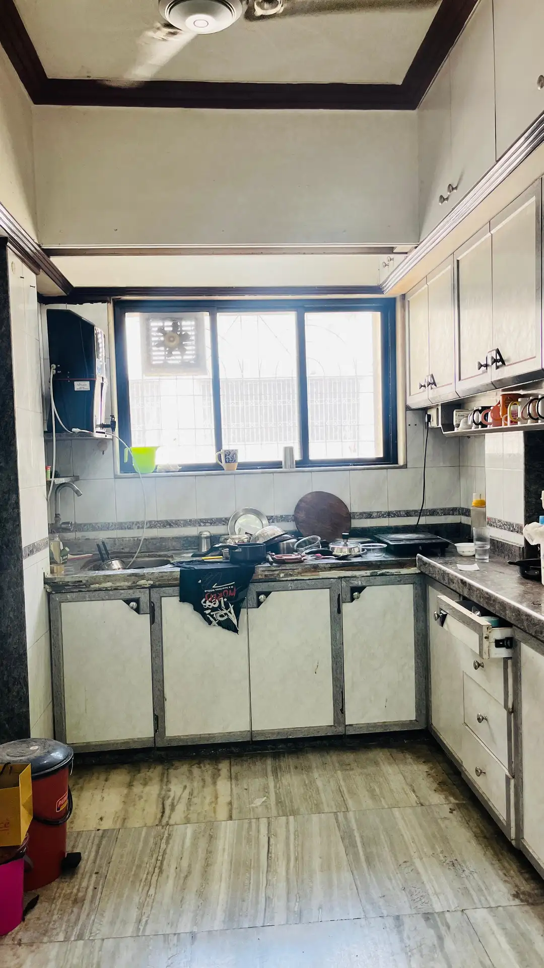 Single Room Girls only Flat for PG in Nidhi Van Apartment , Malad East