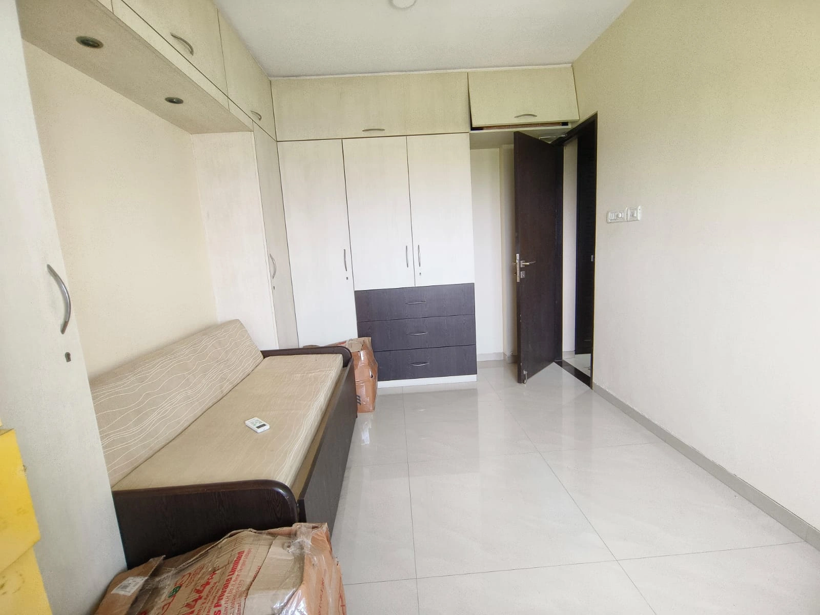 2 BHK Flat for Sale in Ankur Apartment , Goregaon West