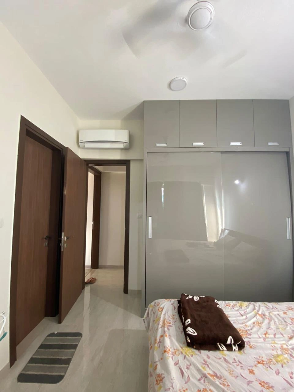 Single Room Girls only Flat for PG in Auris Serenity Tower, Malad West