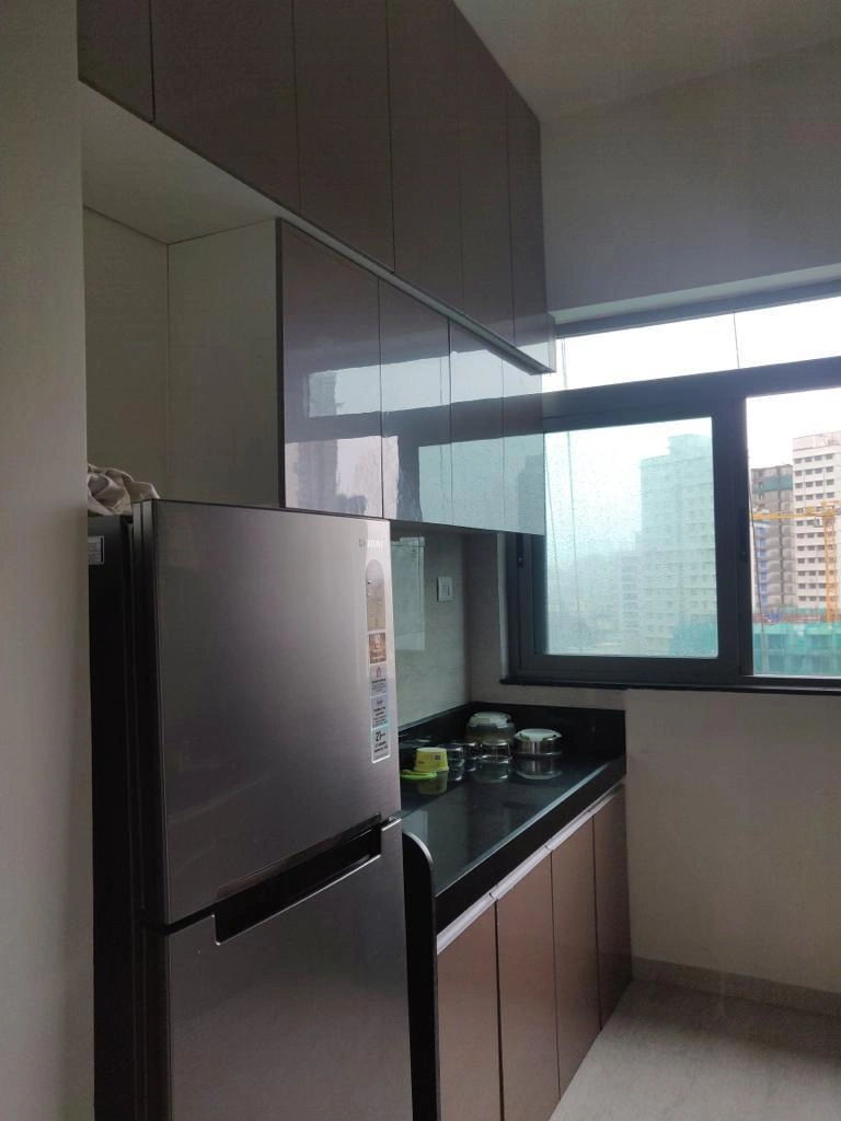 Single Room Girls only Flat for PG in Auris Serenity Tower, Malad West