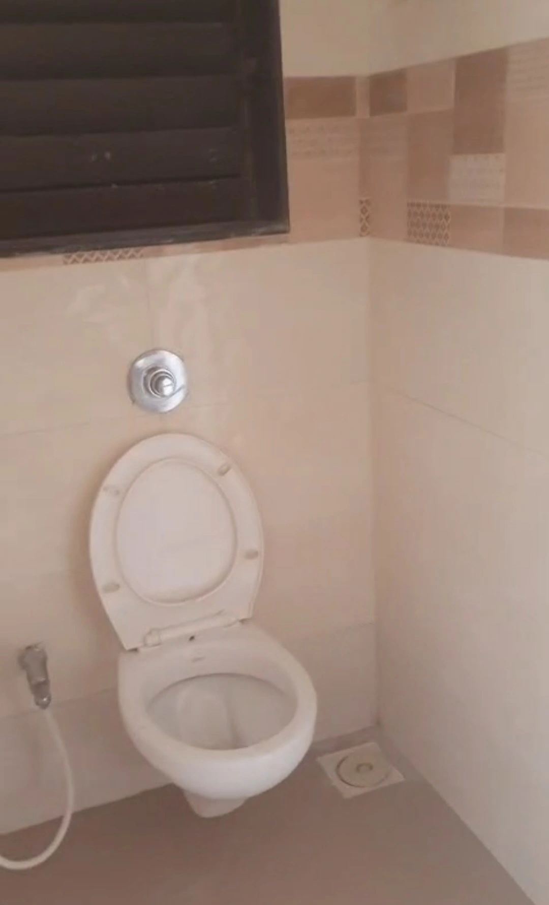 2 BHK Flat for Rent in Dhariwal Tower, Goregaon West
