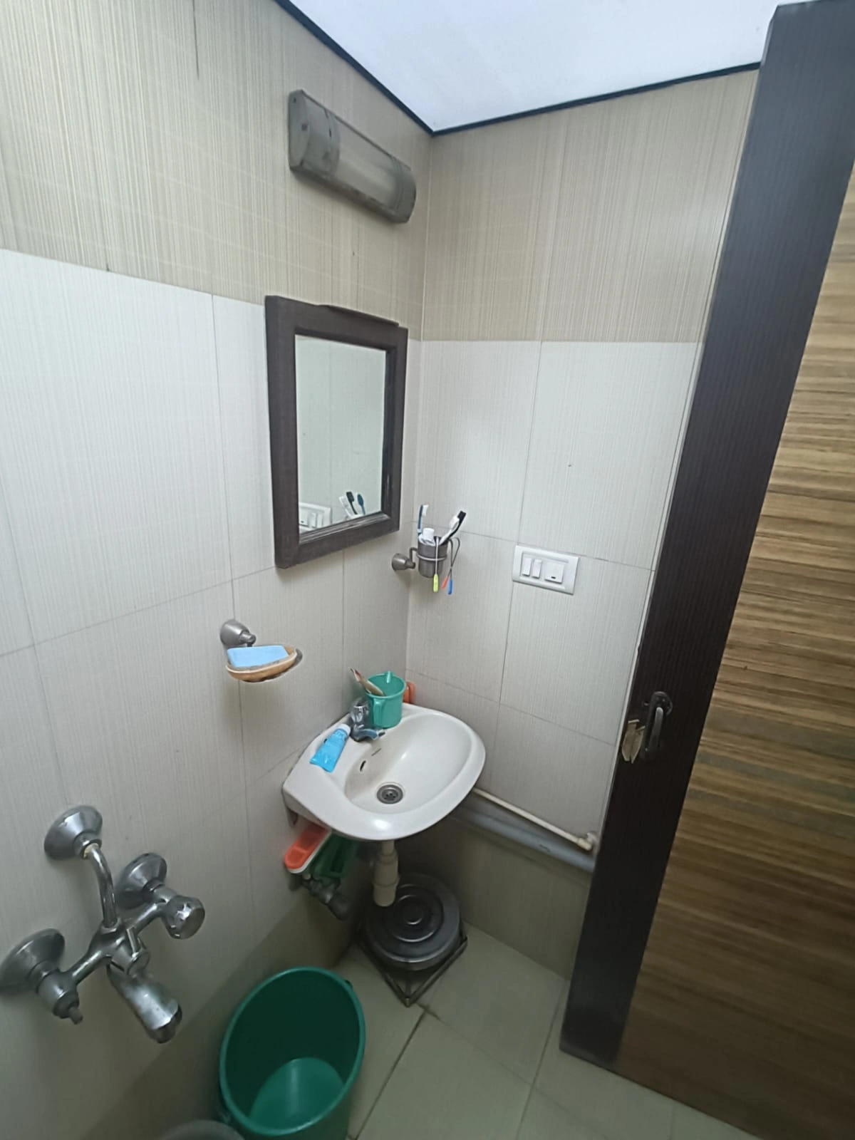 2 BHK Flat for Rent in Pai Niwas, Goregaon West