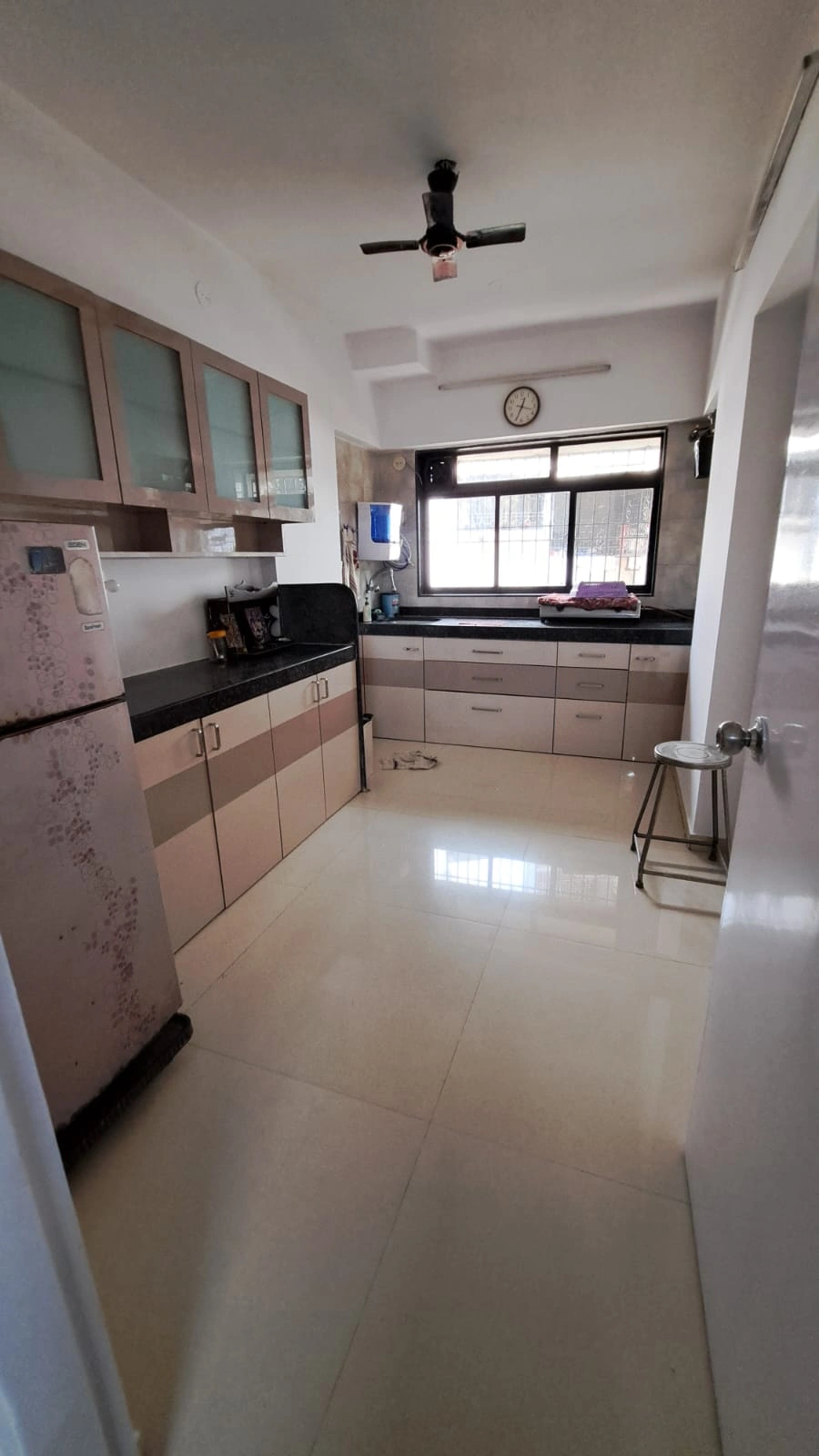 2 BHK Flat for Rent in Prashant Niwas, Goregaon East