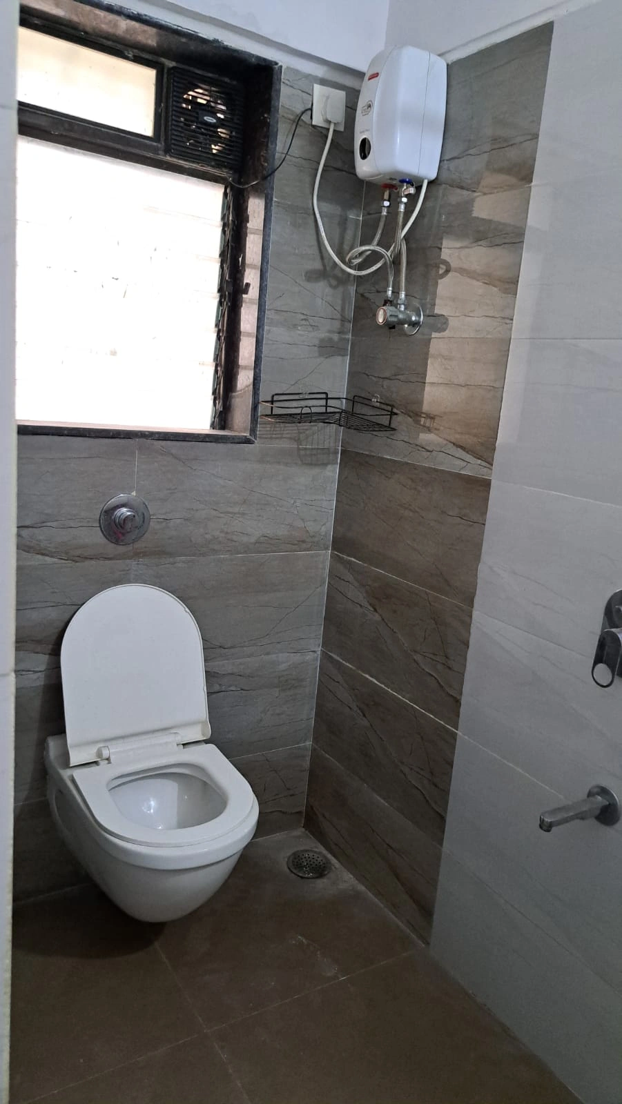 2 BHK Flat for Rent in Prashant Niwas, Goregaon East
