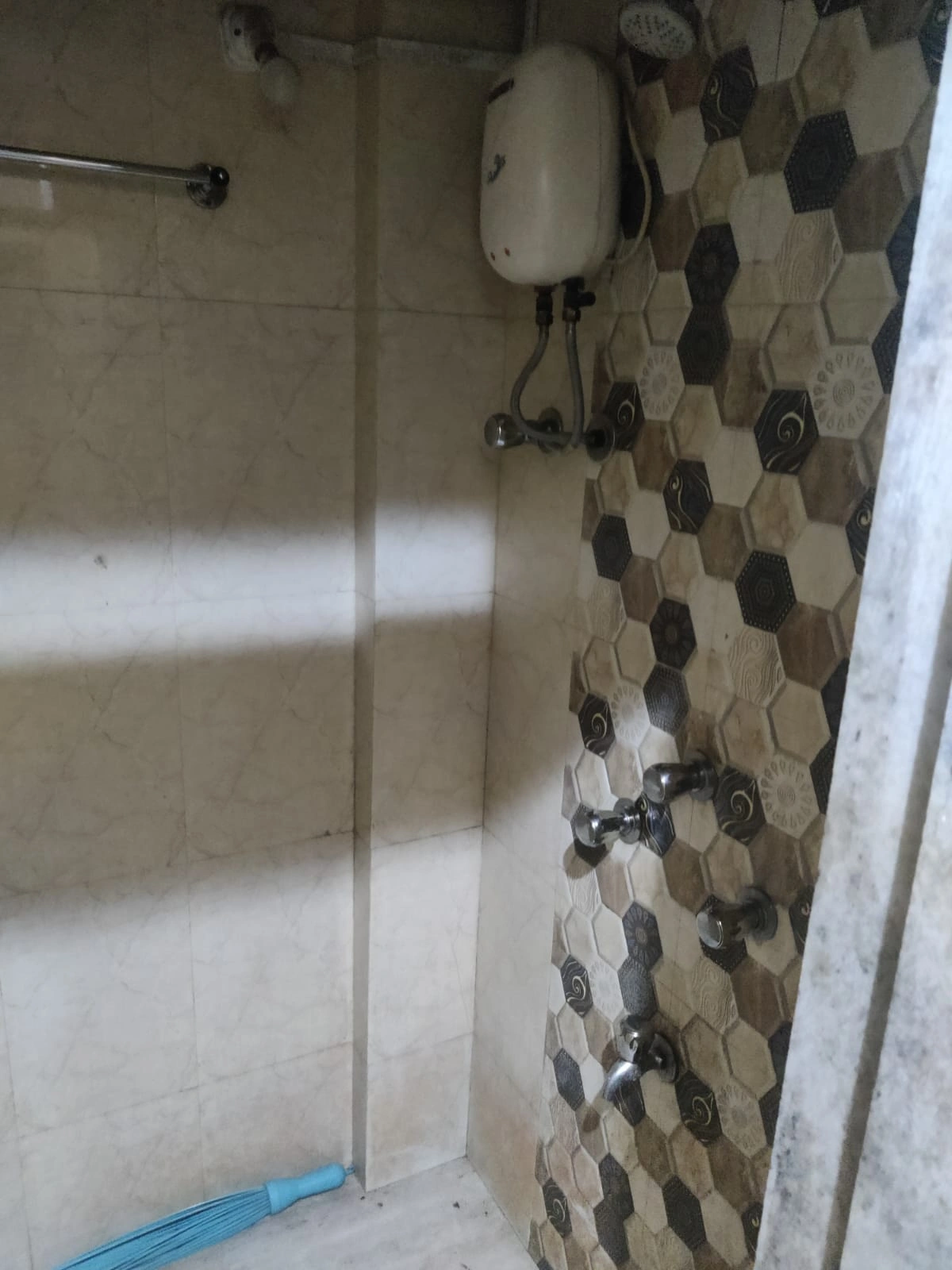 1 BHK Flat for Rent in Mahesh Nagar, Goregaon West