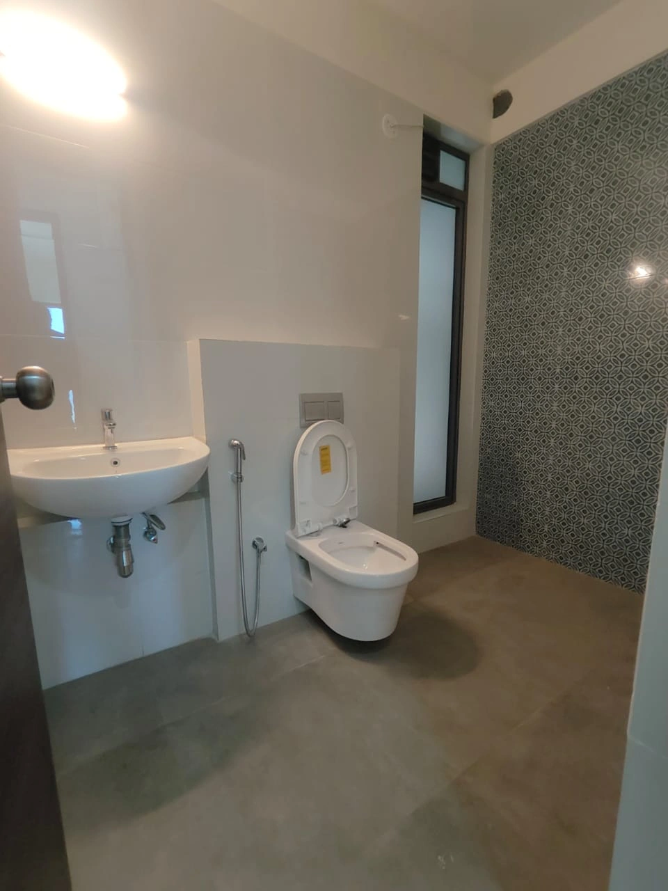 2 BHK Flat for Rent in Raj Infinia Tower, Malad West