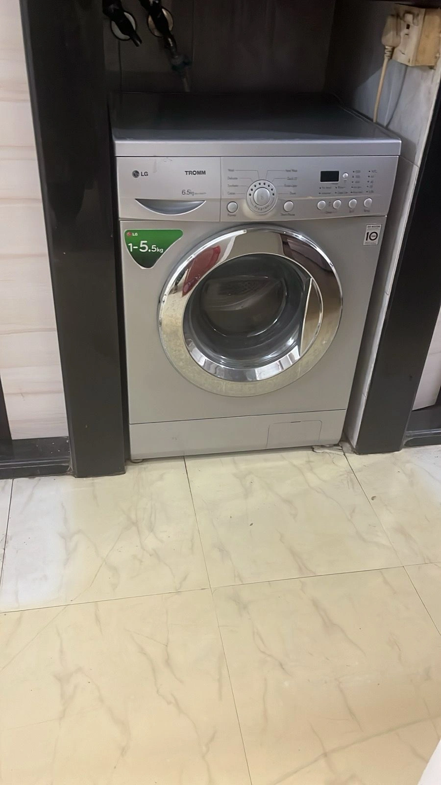 Double Sharing Room Girls only Flat for PG in Pawan Baugh, Malad West