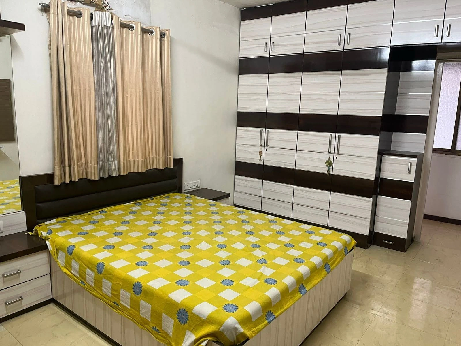 Double Sharing Room Girls only Flat for PG in Pawan Baugh, Malad West