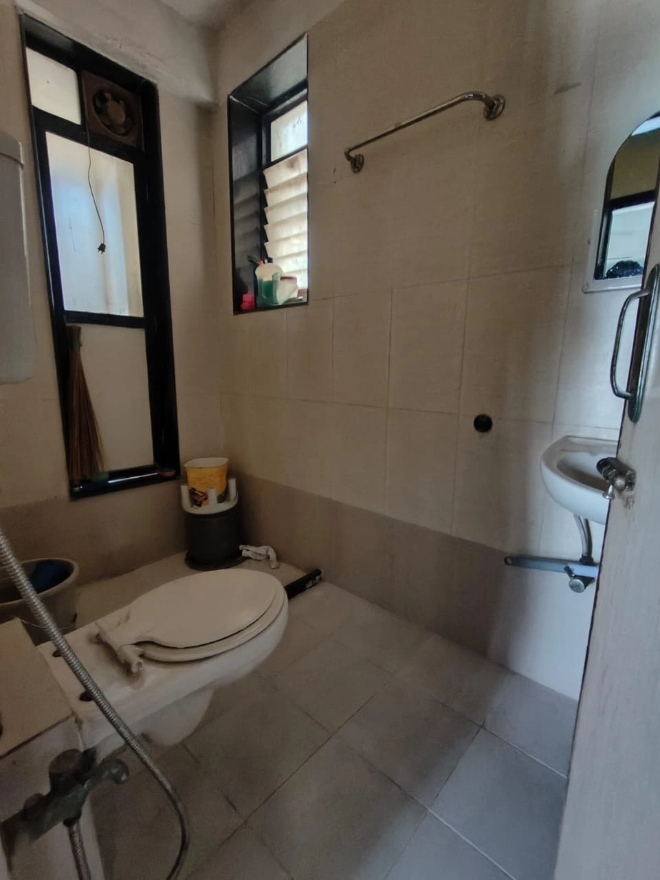 2 BHK Flat for Rent in Abrol Vastu Park , Malad West
