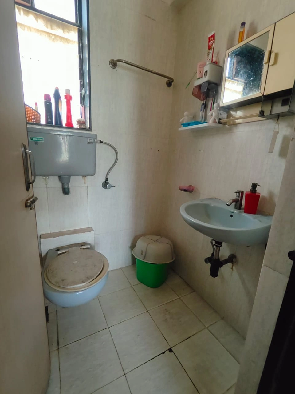 2 BHK Flat for Rent in Abrol Vastu Park , Malad West