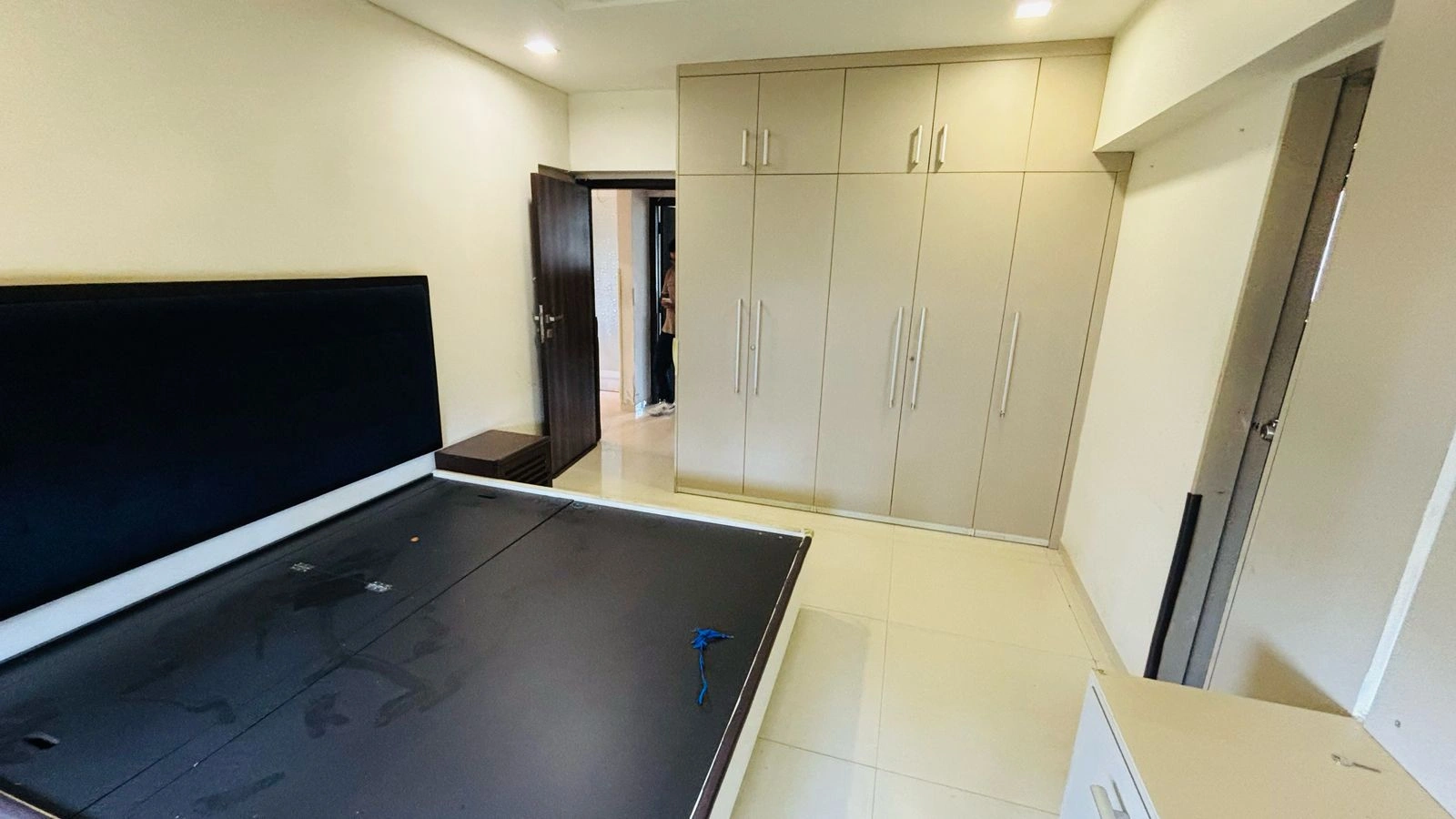 2 BHK Flat for Rent in DLH Udaka Heights, Goregaon West