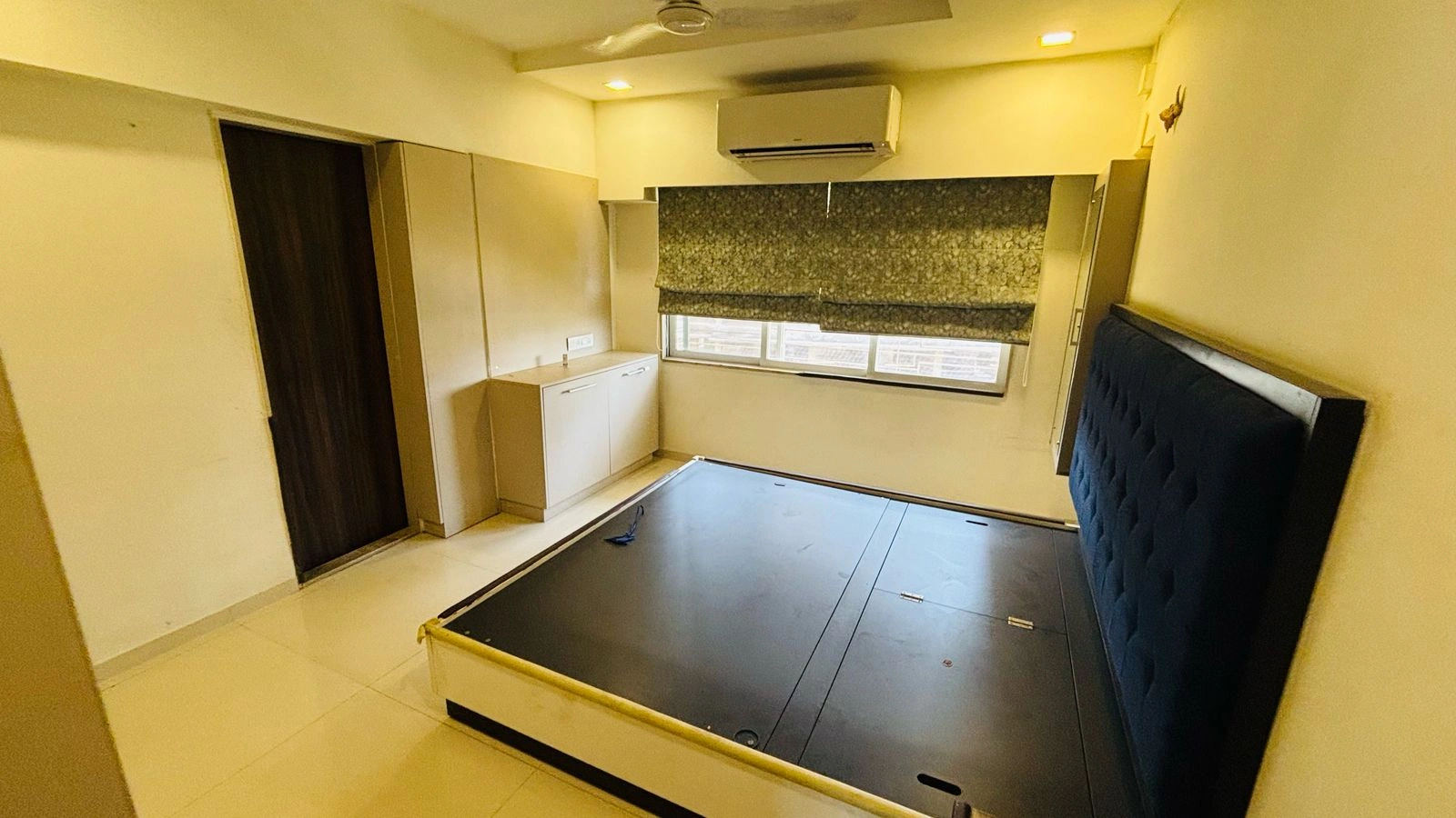 2 BHK Flat for Rent in DLH Udaka Heights, Goregaon West