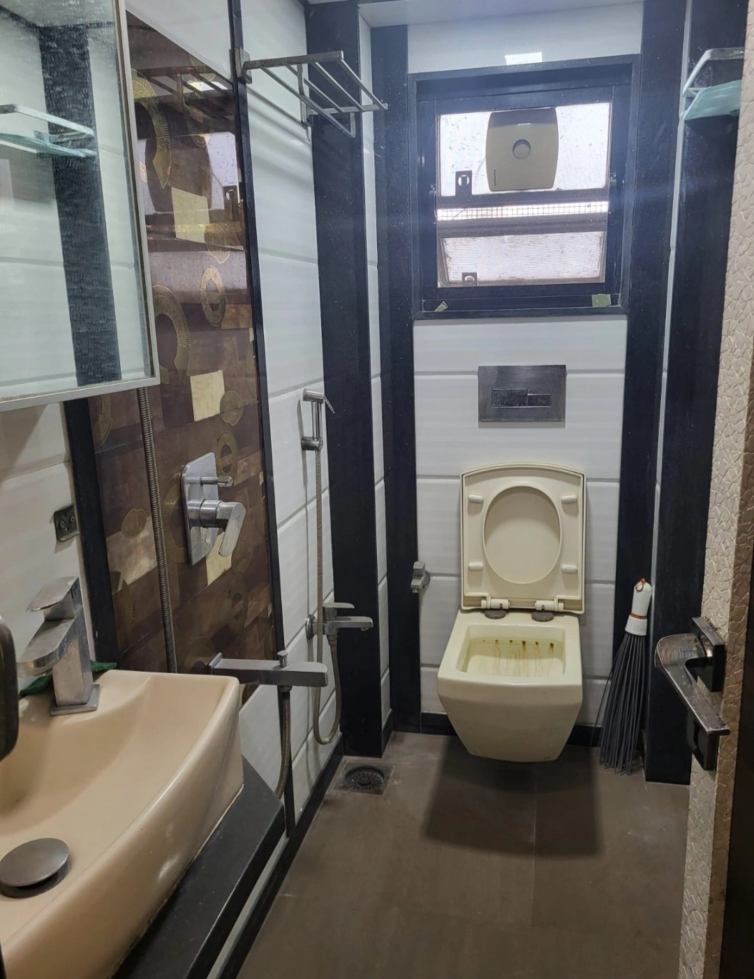 2 BHK Flat for Rent in Sanskar Apartment , Malad West