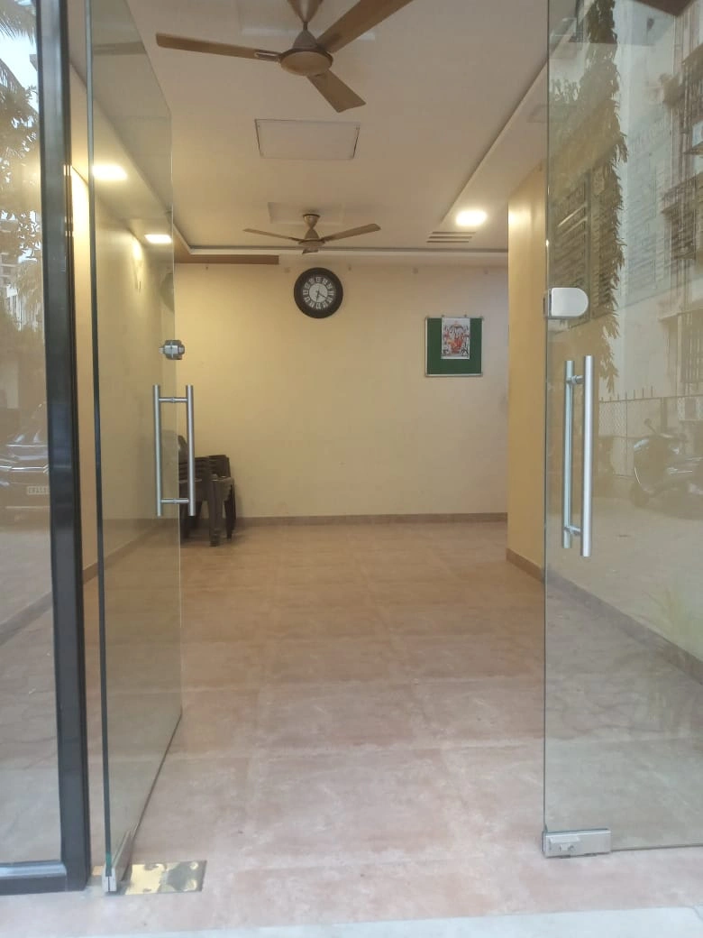 1 BHK Flat for Rent in Link Palace Society, Malad West