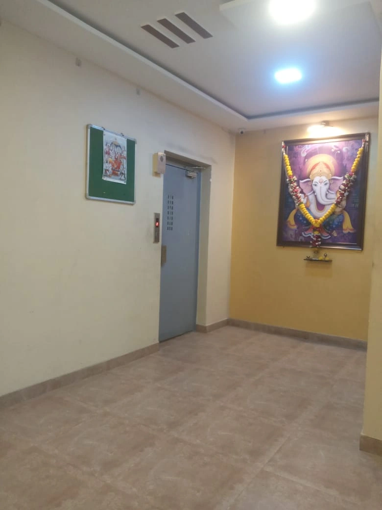 1 BHK Flat for Rent in Link Palace Society, Malad West
