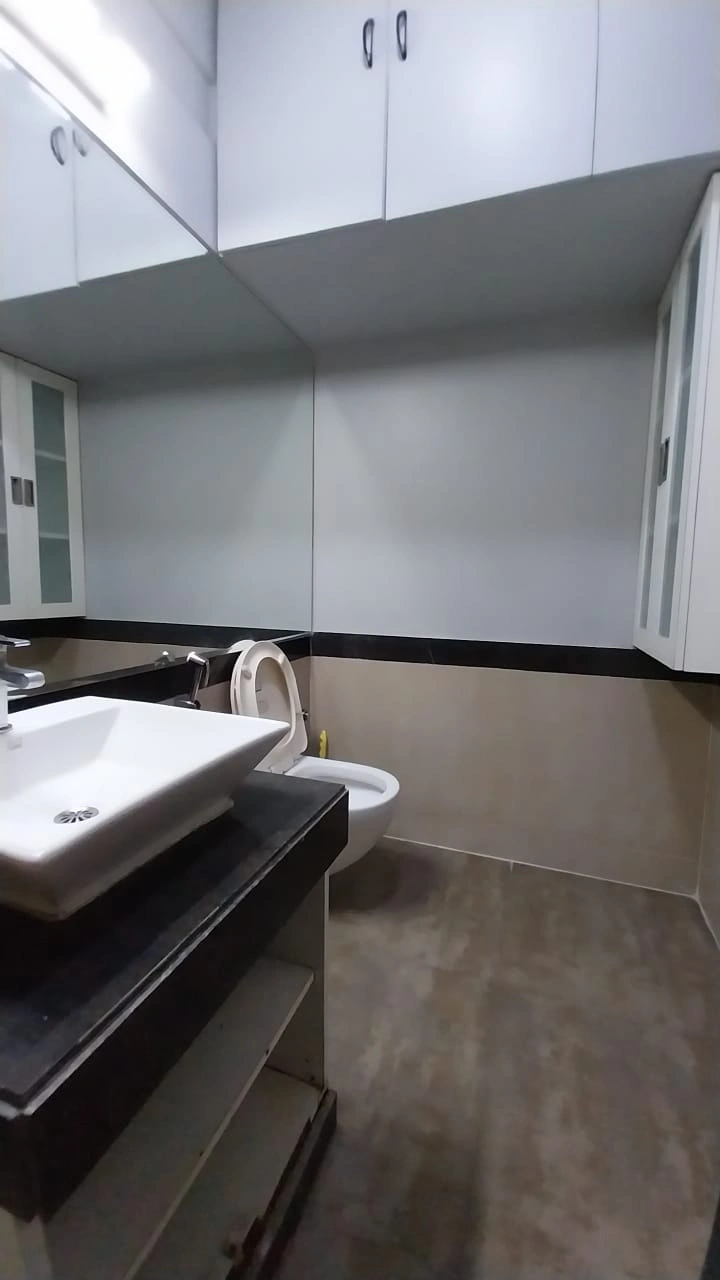 2 BHK Flat for Rent in Rustomjee Elanza , Malad West