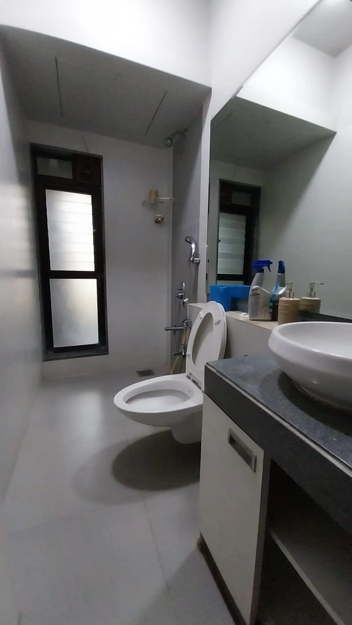 2 BHK Flat for Rent in Rustomjee Elanza , Malad West