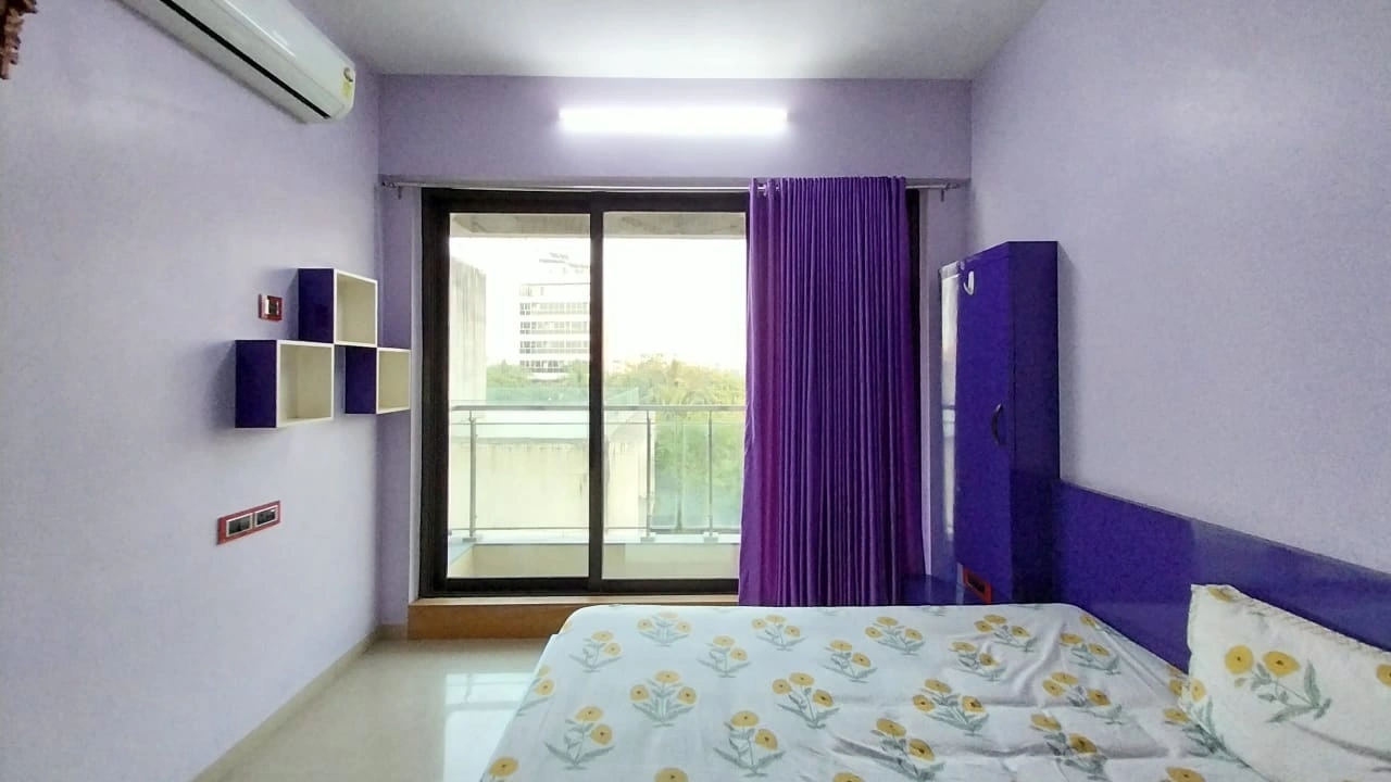2 BHK Flat for Rent in Rustomjee Elanza , Malad West