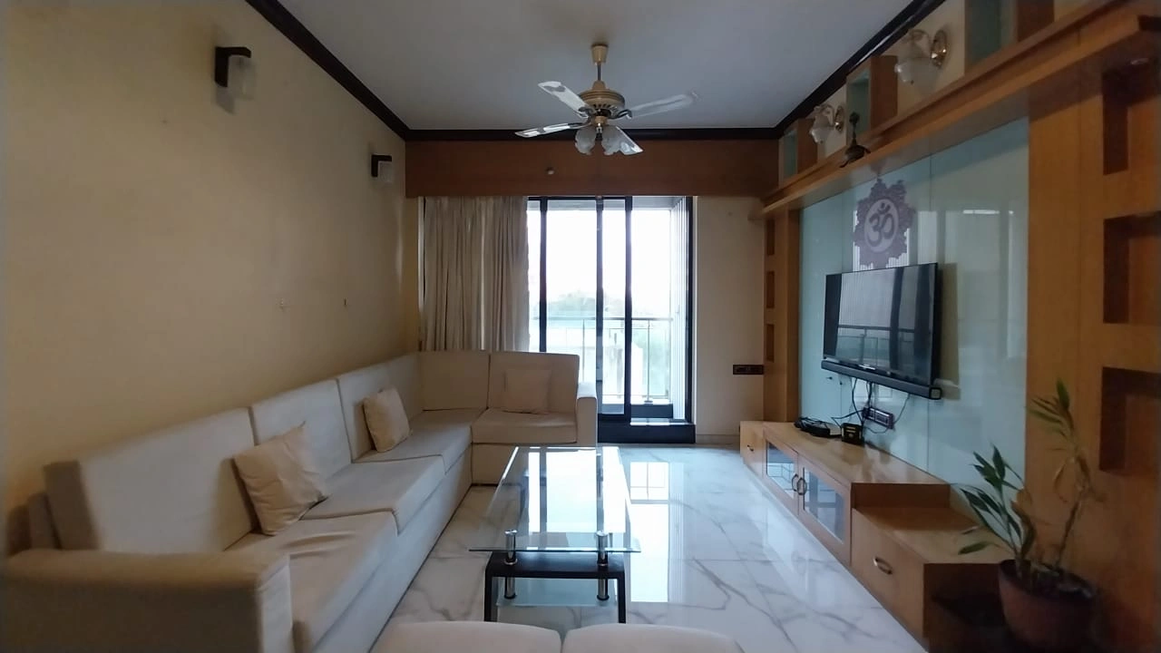 2 BHK Flat for Rent in Rustomjee Elanza , Malad West