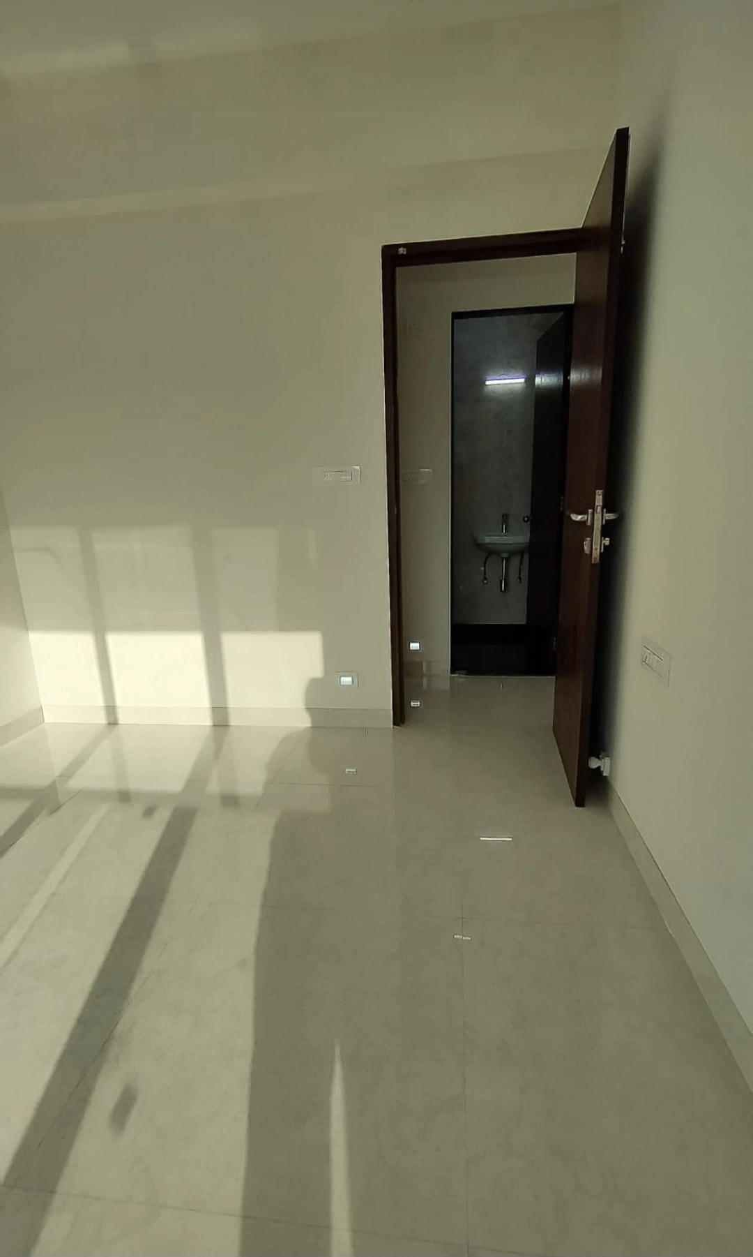 2 BHK Flat for Rent in Swastik Trumph Tower, Malad West