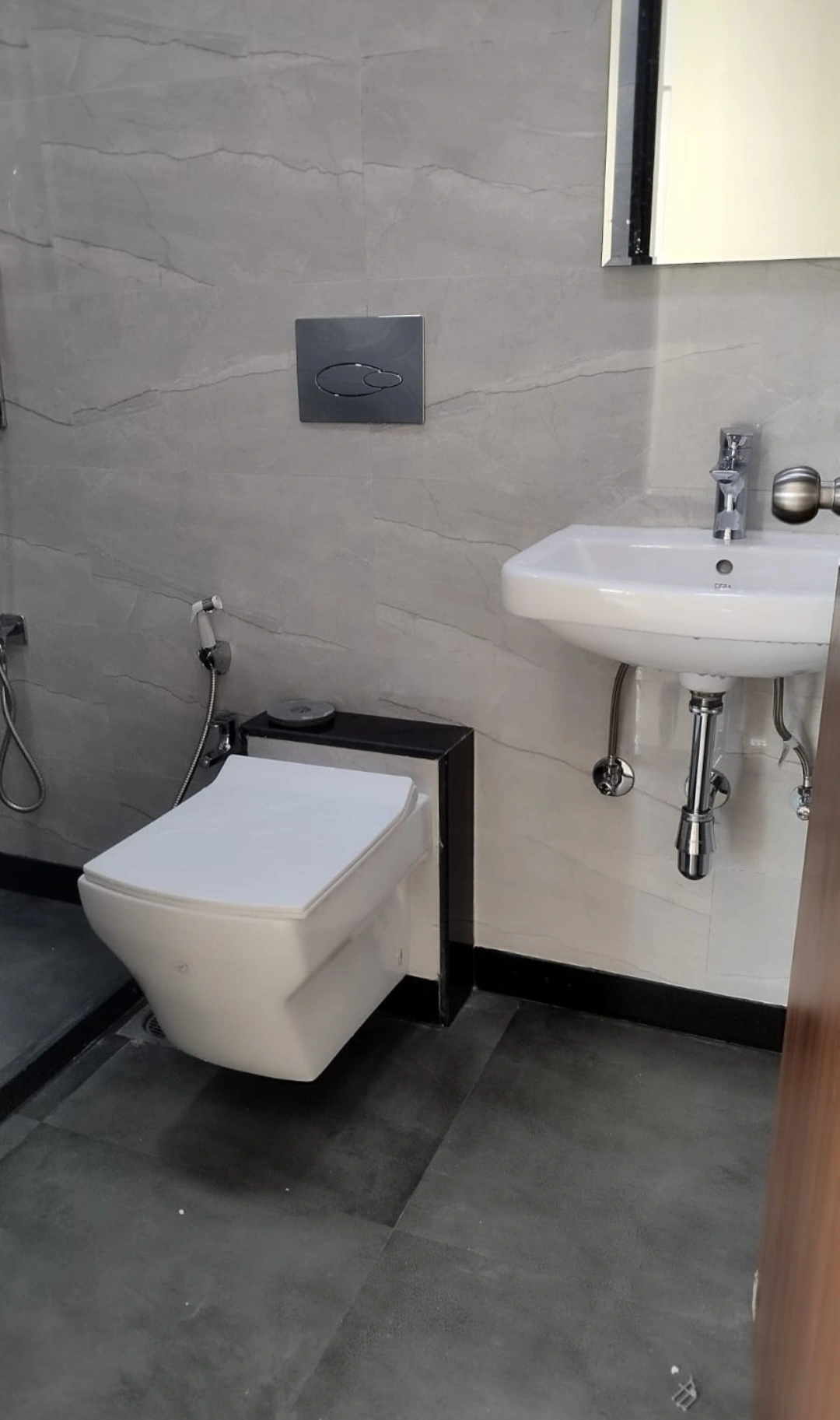 2 BHK Flat for Rent in Swastik Trumph Tower, Malad West