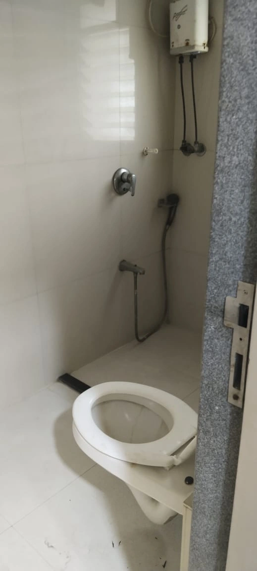 2 BHK Flat for Rent in Devanshi Tower, Malad West