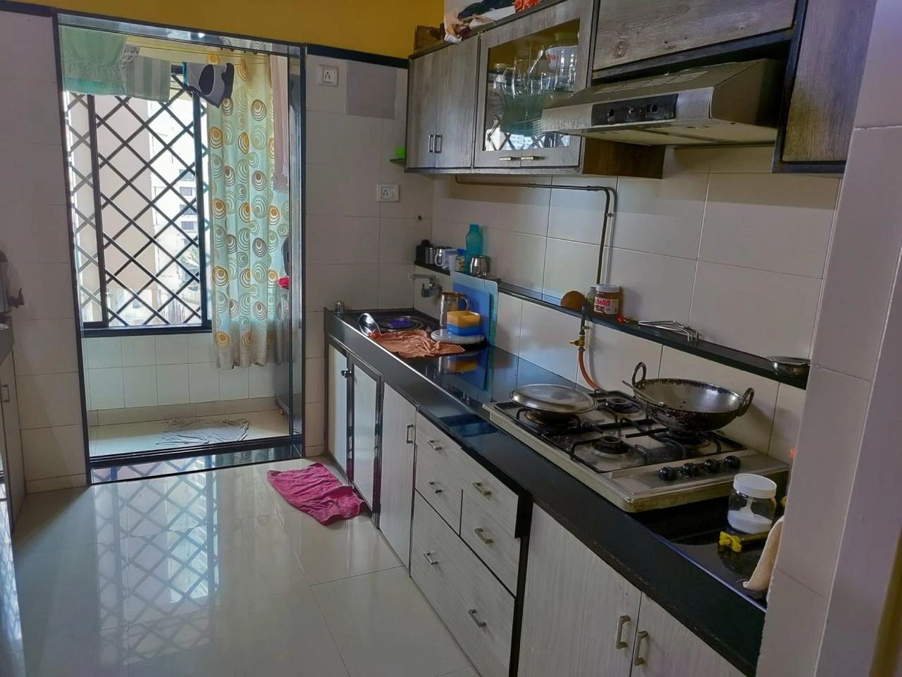 2 BHK Flat for Rent in Swapanlok Tower, Malad East