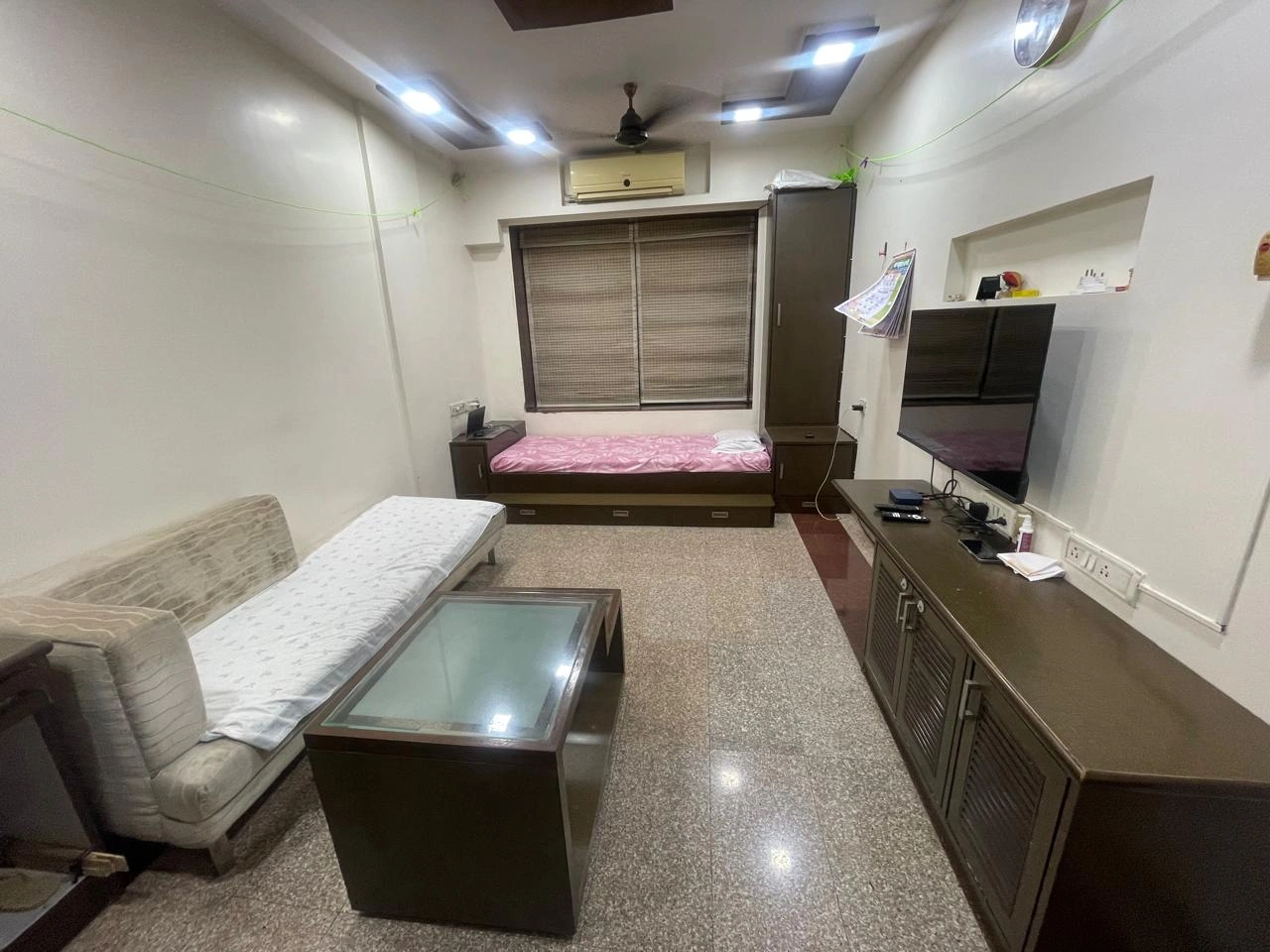 1 BHK Flat for Rent in Acme Complex, Goregaon West