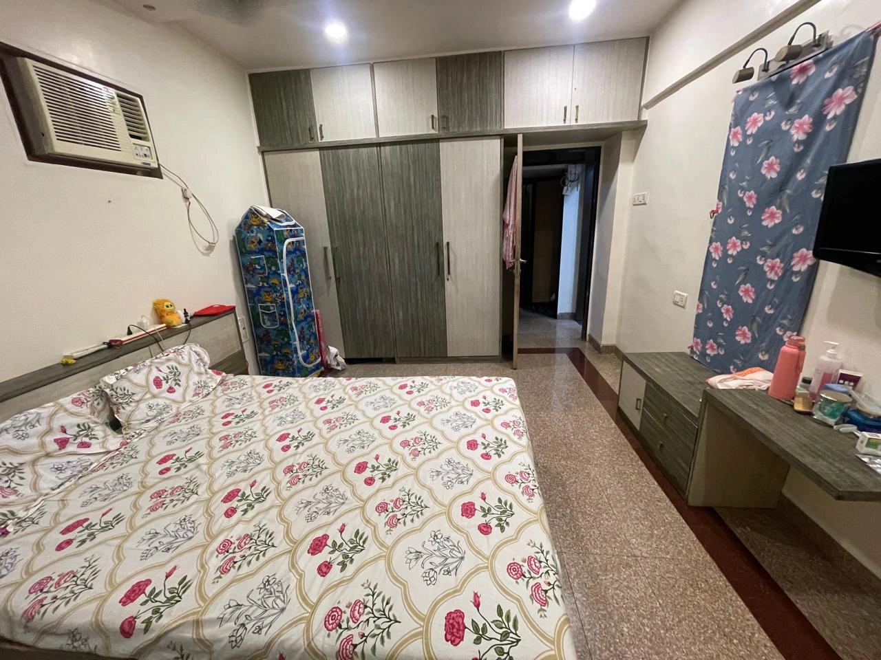 1 BHK Flat for Rent in Acme Complex, Goregaon West