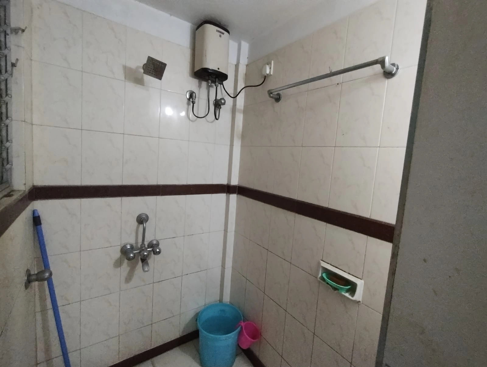 Single Room Boys only Flat for PG in Velentine Apartment , Goregaon East