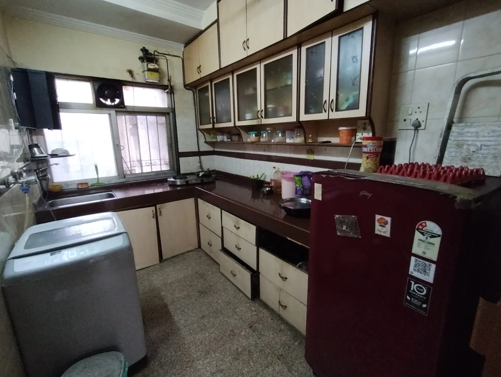 Single Room Boys only Flat for PG in Velentine Apartment , Goregaon East