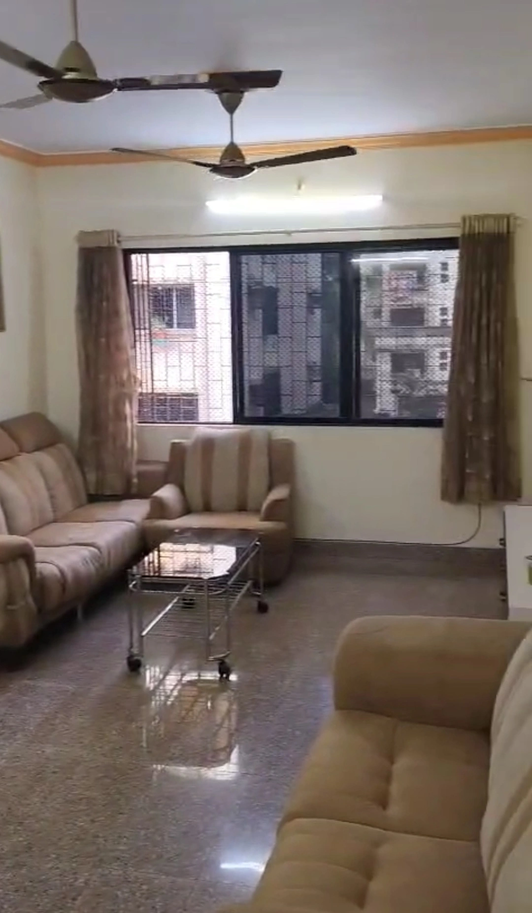 2 BHK Flat for Rent in Dheeraj Jamuna Society, Malad West