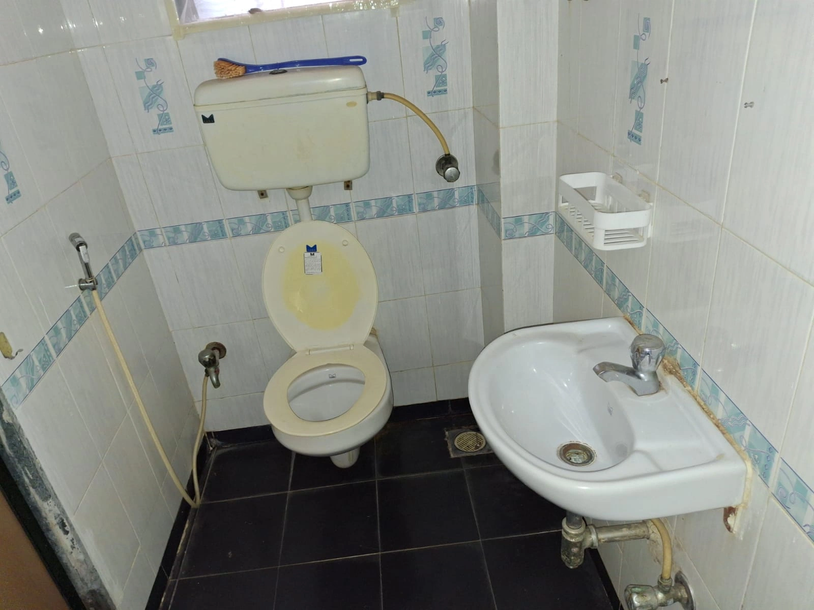 2 BHK Flat for Rent in Sai Dham Society, Kandivali West