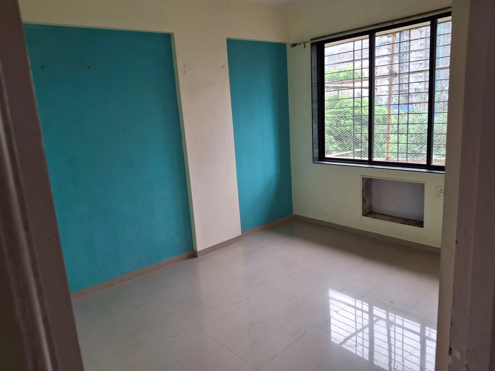 2 BHK Flat for Rent in Sai Dham Society, Kandivali West