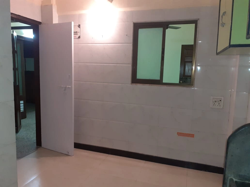 1 BHK Flat for Rent in Shayadri Sociery, Goregaon East