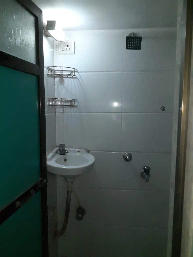 1 BHK Flat for Rent in Shayadri Sociery, Goregaon East