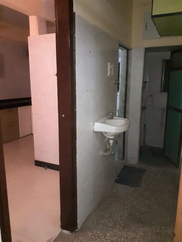 1 BHK Flat for Rent in Shayadri Sociery, Goregaon East