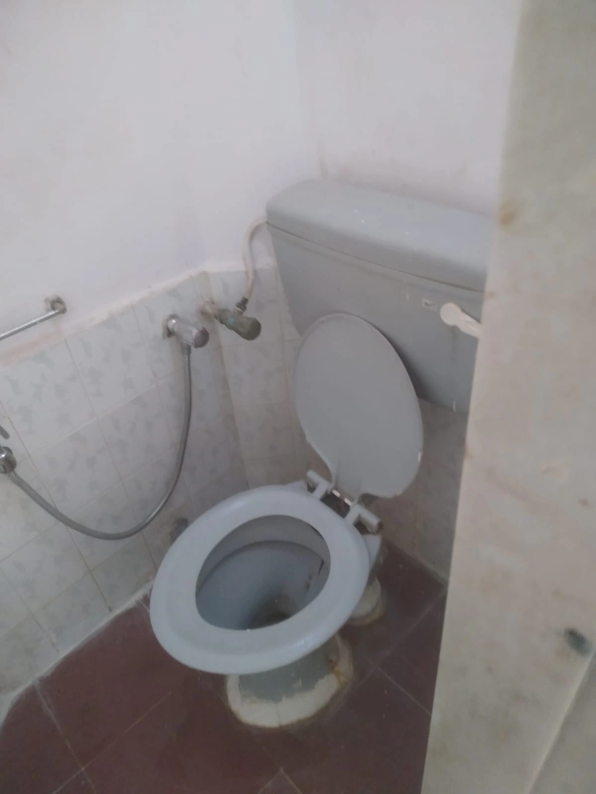 1.5 BHK Flat for Rent in Ravi Prabha Apartment , Goregaon East