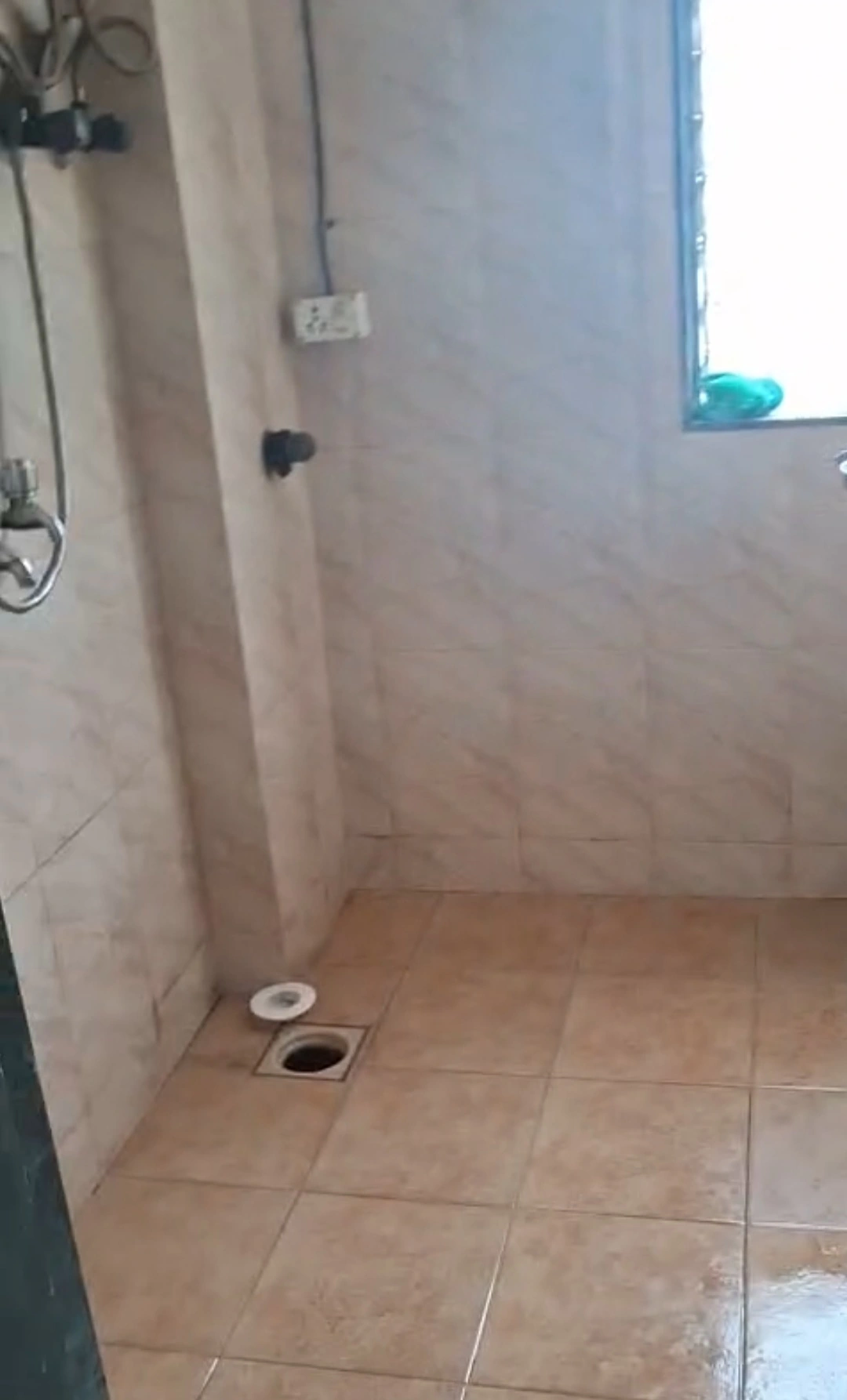 1 BHK Flat for Rent in Nirlon Society, Malad West