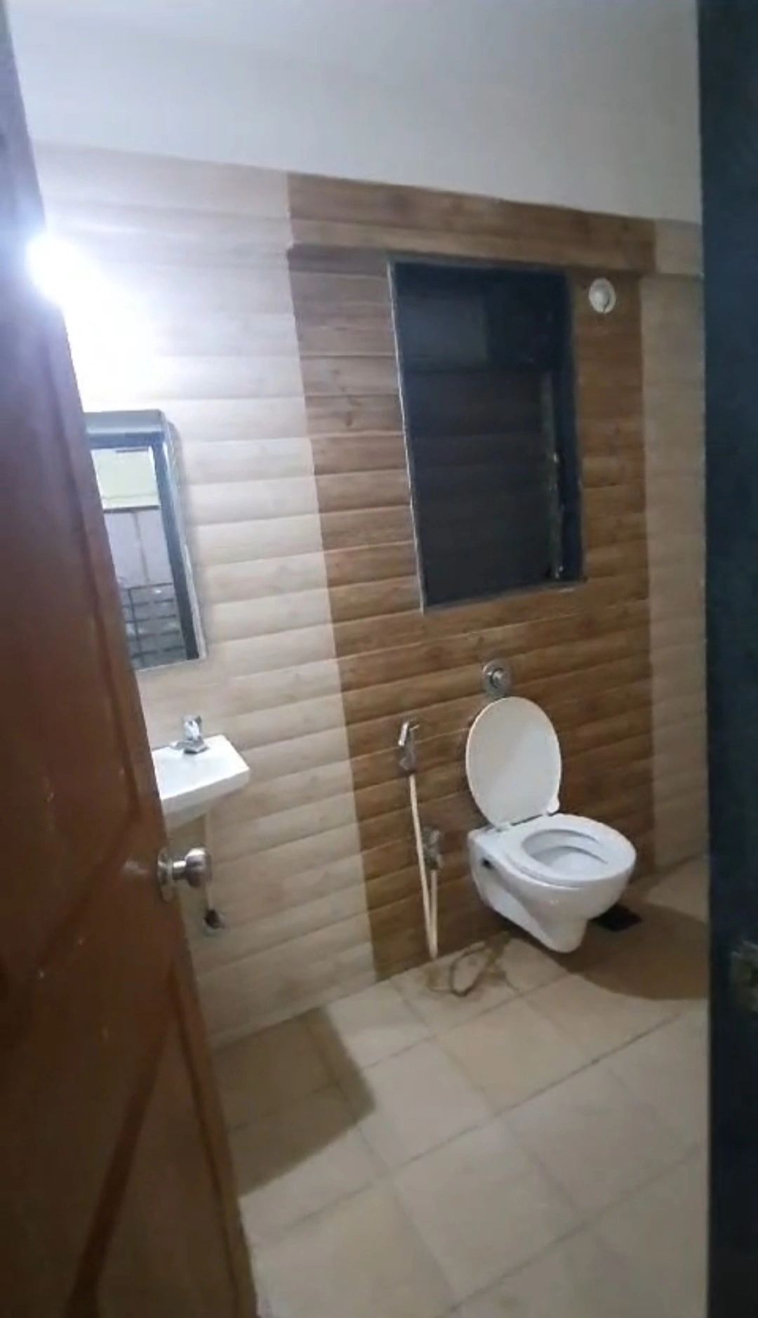 2 BHK Flat for Rent in Sethia Link View, Goregaon West