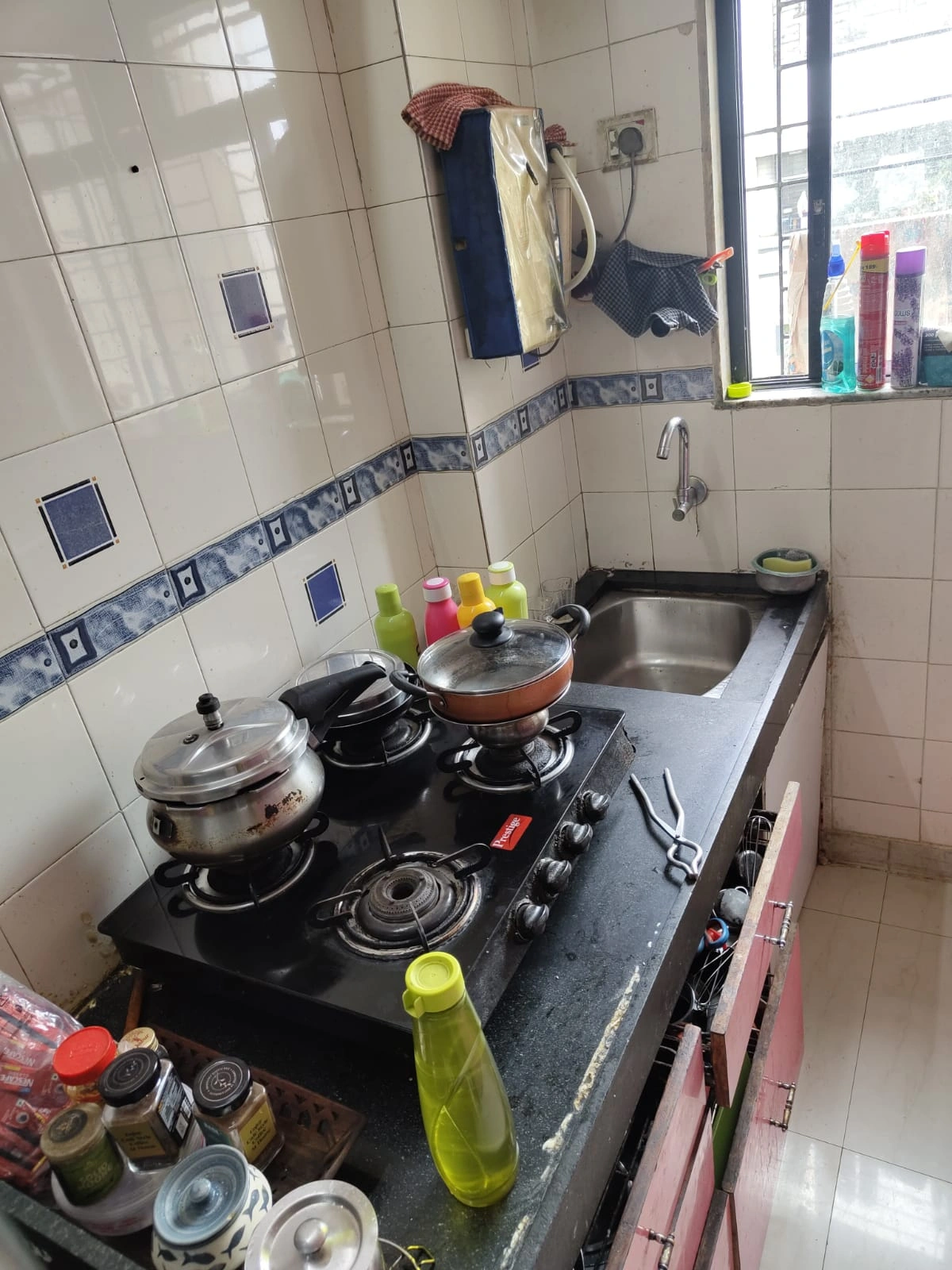 1 BHK Flat for Sale in Divya Stuti Apartment , Malad West